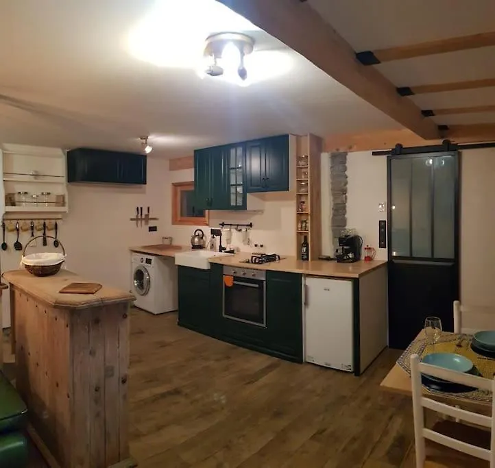 Studio En Lisiere De Foret Bramans France